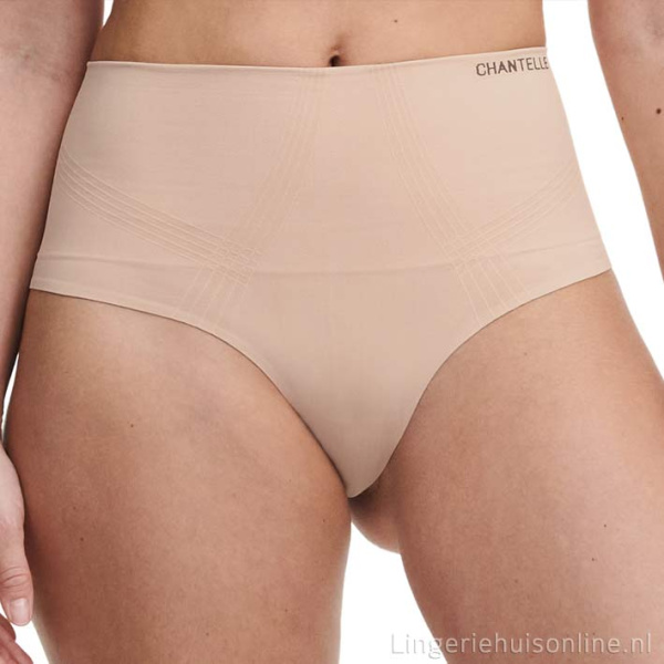 Chantelle hoge naadloze corrigerende string C10U90